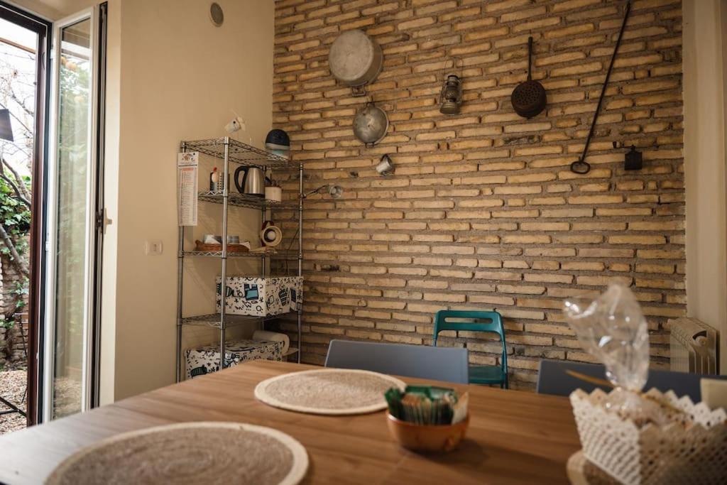 Two-Room Apt. Under The Aqueduct'S Arch In Pigneto Roma Esterno foto